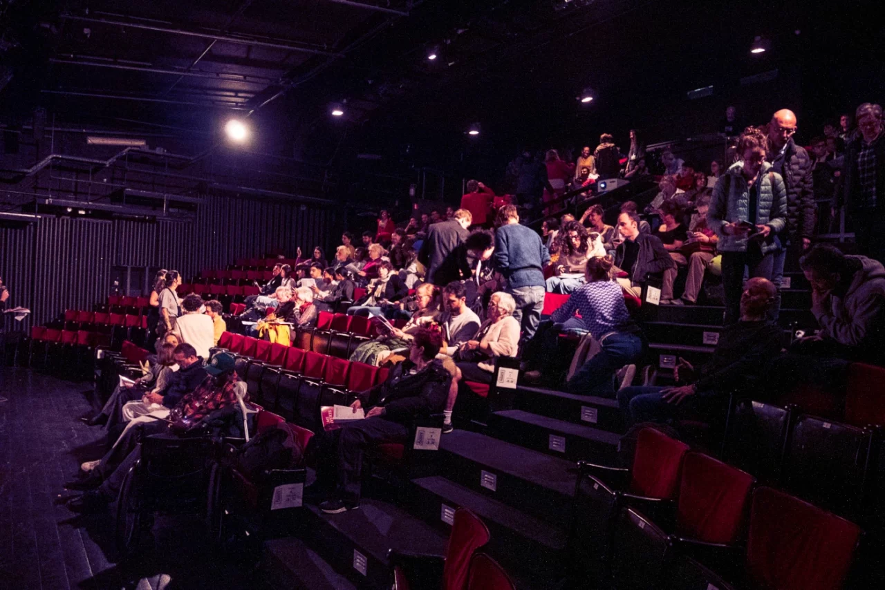 Public dans une salle de cinéma